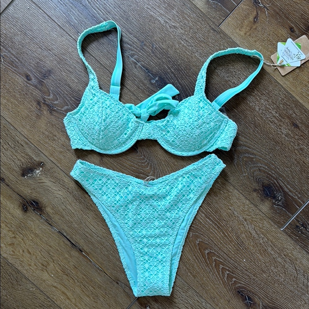NWT Berlook Lace Bikini Set